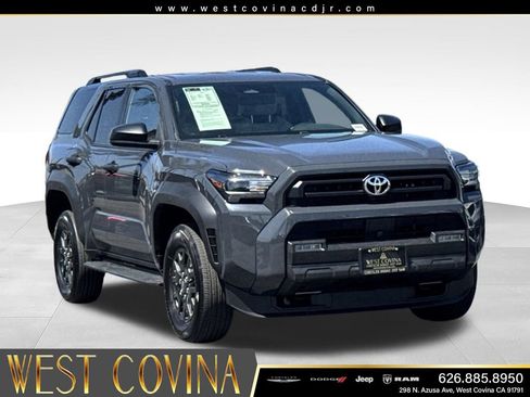 Used 2025 Toyota 4Runner SR5 AWD/4WD image 2