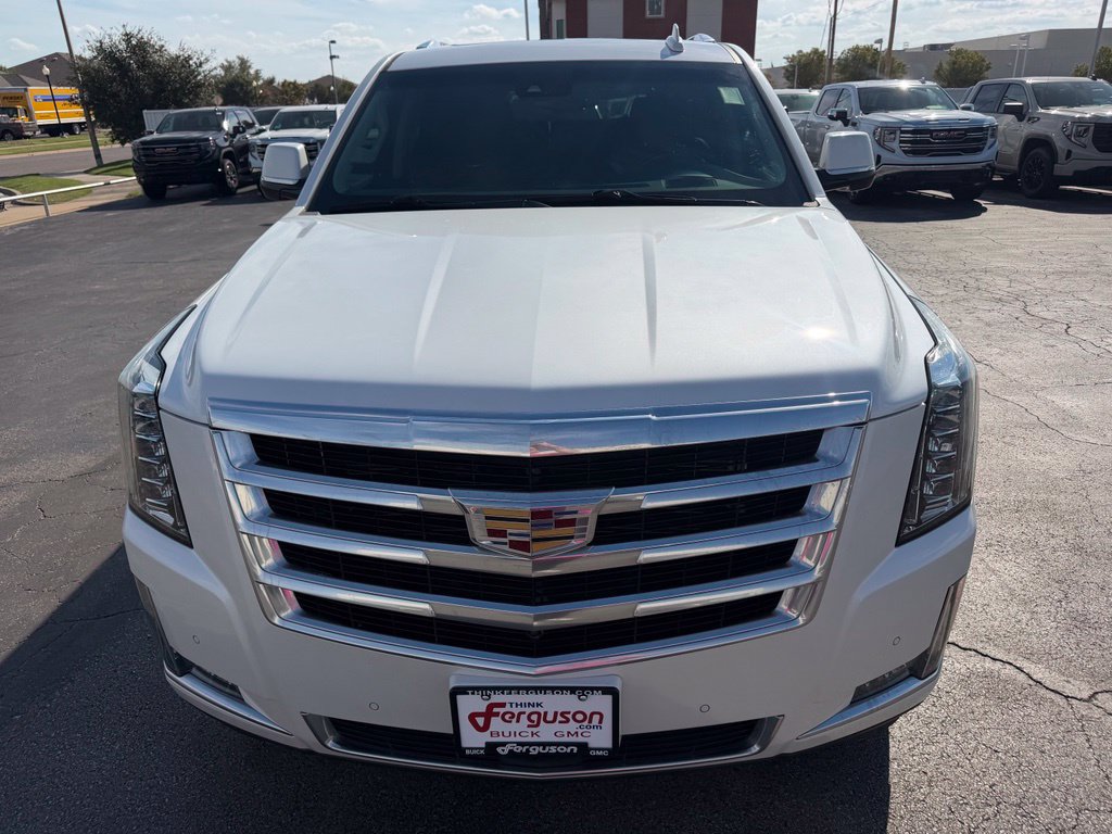 Used 2016 Cadillac Escalade Luxury RWD image 9