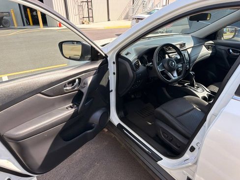 Used 2018 Nissan Rogue SV AWD/4WD image 7