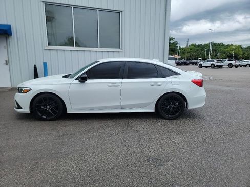 Used 2023 Honda Civic Sport image 2