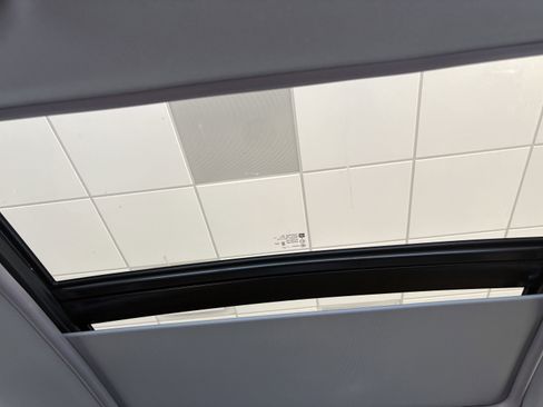 Used 2024 Chevrolet Malibu LT image 19