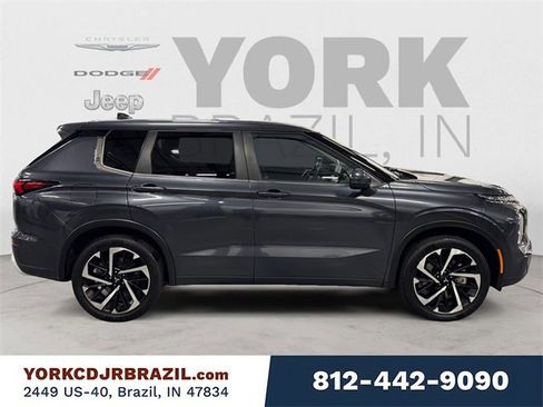 Used 2024 Mitsubishi Outlander SE Black Edition image 6