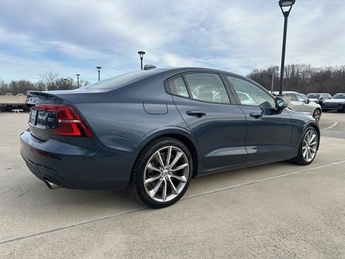 Used 2019 Volvo S60 T6 Momentum w/ Multimedia Package image 7