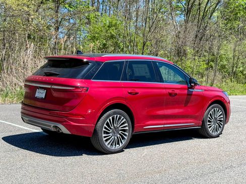 Used 2022 Lincoln Corsair Reserve w/ Sport Package AWD/4WD image 6