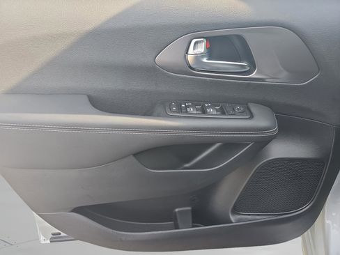 New 2026 Chrysler Voyager LX FWD image 26