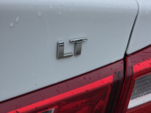 Used 2024 Chevrolet Malibu LT FWD image 8