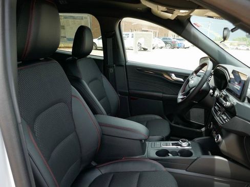 New 2025 Ford Escape ST-Line Elite image 9