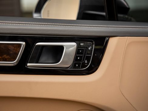 Certified 2019 Porsche Cayenne AWD/4WD image 21