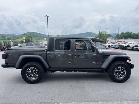 Used 2026 Jeep Gladiator Rubicon AWD/4WD image 4