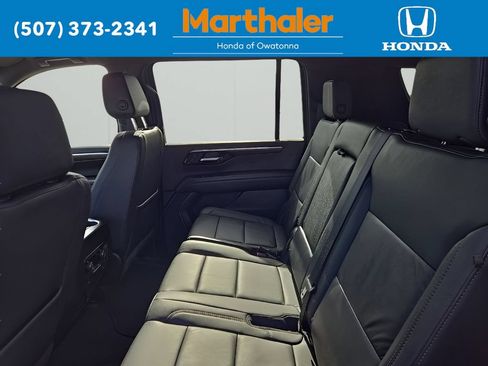 Used 2025 Chevrolet Suburban Z71 AWD/4WD image 12