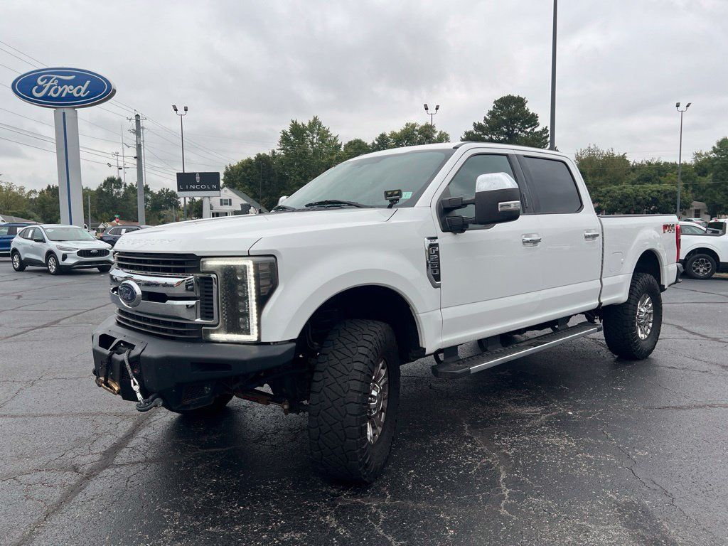 Used 2017 Ford F250 XLT w/ XLT Premium Package AWD/4WD image 6