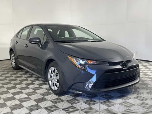 Used 2024 Toyota Corolla LE image 2
