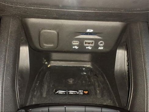 Used 2021 Chevrolet TrailBlazer RS w/ Sun and Liftgate Package image 22