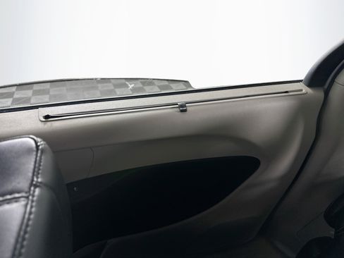 Used 2024 Chrysler Pacifica Touring-L FWD image 30