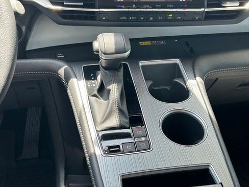 Certified 2025 Toyota Sienna XLE w/ XLE Plus Package FWD image 23
