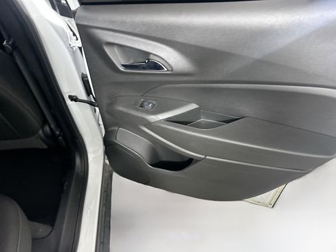 Used 2025 Chevrolet Trax ACTIV w/ Driver Confidence Package image 29