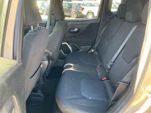 Used 2015 Jeep Renegade Latitude image 14