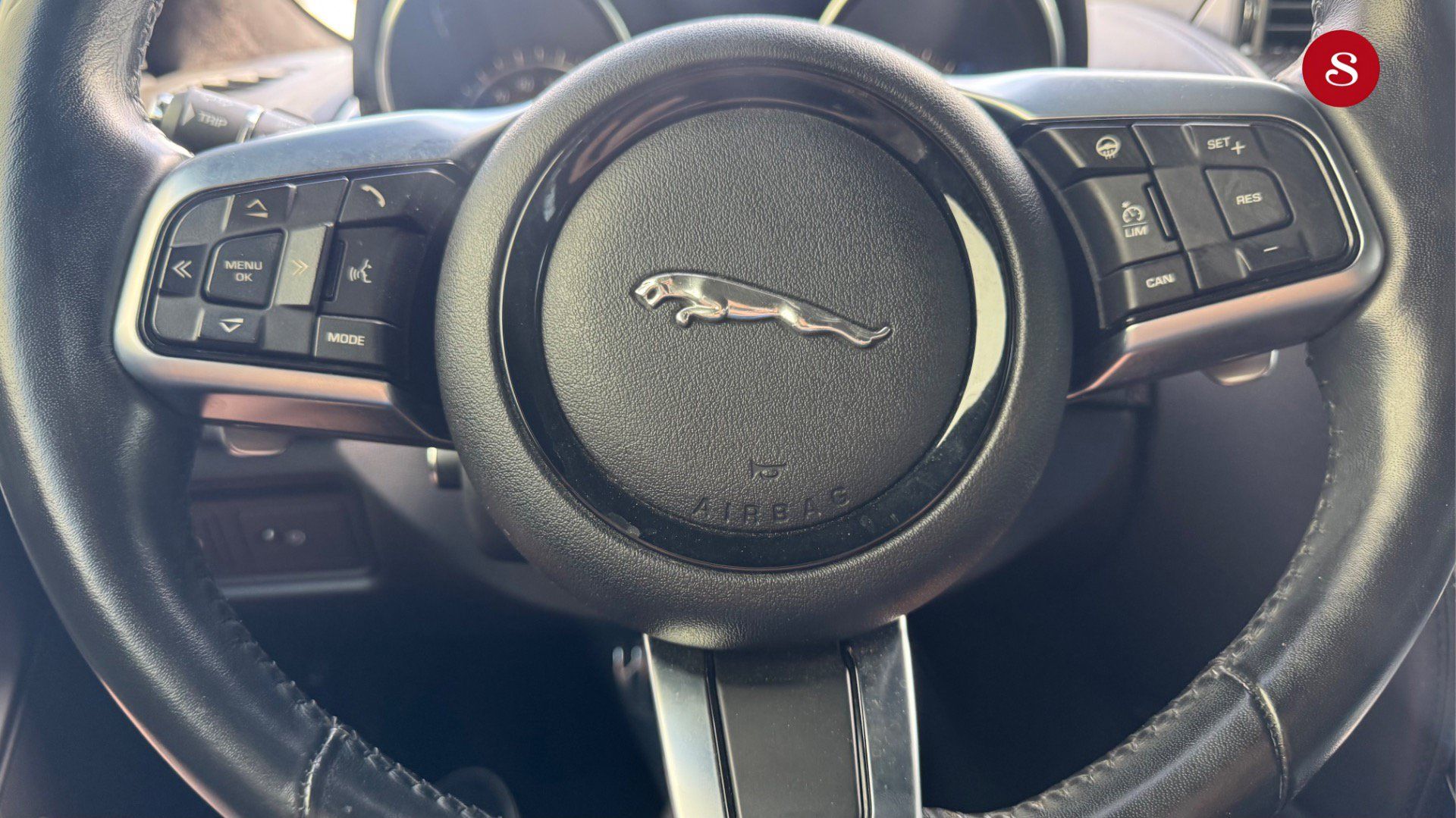 Used 2020 Jaguar F-TYPE R-Dynamic AWD/4WD image 13