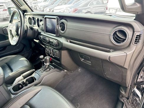 Used 2022 Jeep Wrangler Unlimited Sahara w/ Cold Weather Group image 34