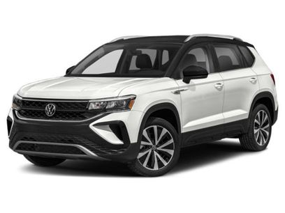 Used 2023 Volkswagen Taos SE w/ Panoramic Sunroof Package