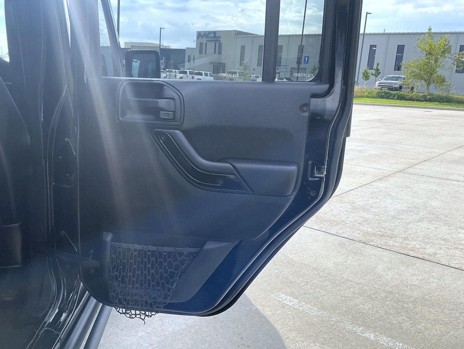 Used 2017 Jeep Wrangler Unlimited Sahara AWD/4WD image 21