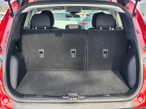 Used 2021 Ford Escape SE w/ SE Sport Appearance Package image 6