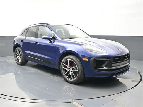 Certified 2023 Porsche Macan S image 25