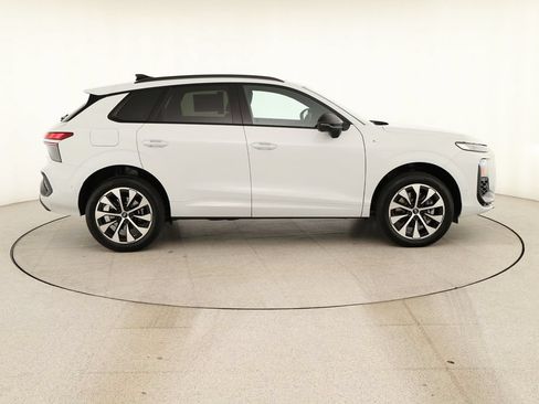 New 2026 Audi Q3 quattro 2.0T AWD/4WD image 8