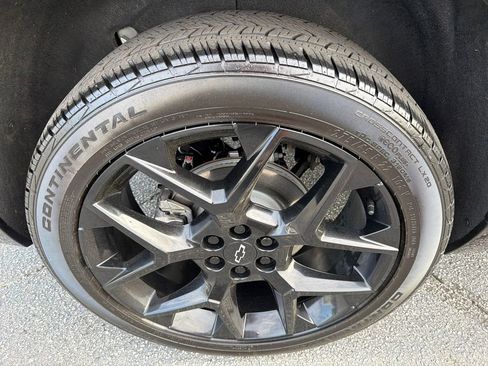 Used 2025 Chevrolet Traverse RS FWD image 17