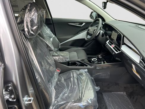 New 2025 Kia Niro EX w/ EX Cold Weather Package image 15