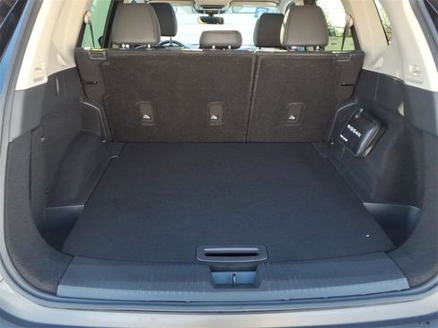 Used 2023 Nissan Rogue SV w/ SV Premium B Package image 13