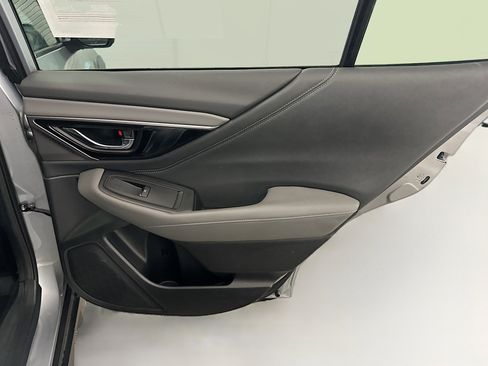 Used 2025 Subaru Outback Onyx Edition image 32