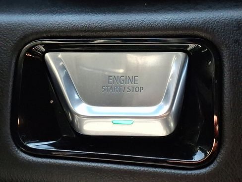 Used 2025 GMC Yukon Elevation image 27