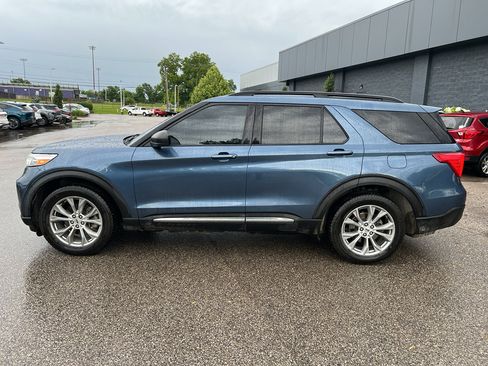 Used 2020 Ford Explorer XLT w/ Equipment Group 202A AWD/4WD image 5