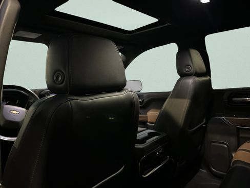 Used 2021 Chevrolet Silverado 1500 High Country image 13