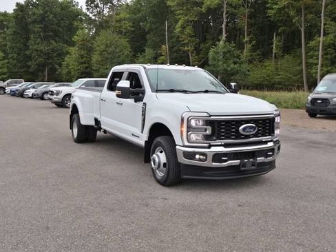 Used 2023 Ford F350 Lariat w/ Lariat Ultimate Package AWD/4WD image 11