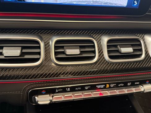 Used 2024 Mercedes-Benz GLS 63 AMG 4MATIC image 30