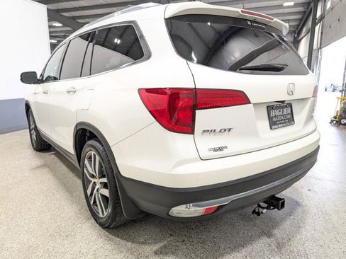 Used 2017 Honda Pilot Touring image 5
