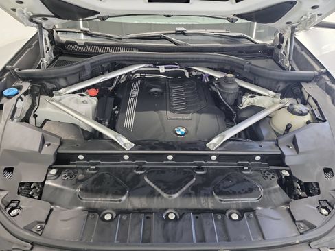 Used 2021 BMW X5 xDrive40i AWD/4WD image 25