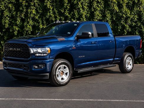 Used 2022 RAM 2500 Big Horn w/ Night Edition AWD/4WD image 4