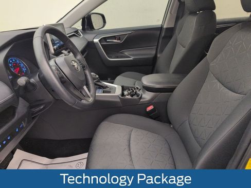 Used 2021 Toyota RAV4 XLE image 5