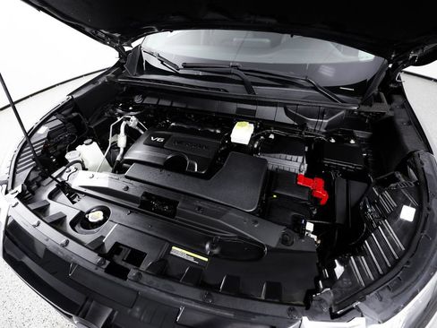 Used 2022 Nissan Pathfinder S FWD image 12