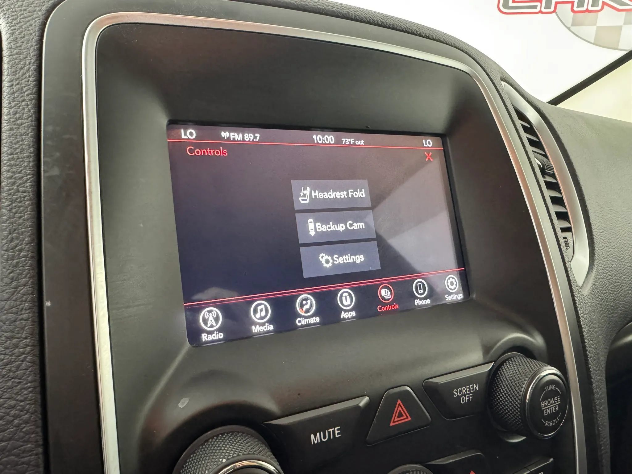 Used 2020 Dodge Durango SXT AWD/4WD image 21