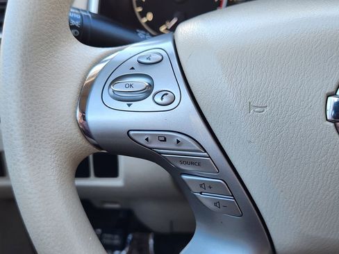 Used 2016 Nissan Murano S w/ Navigation Package image 18