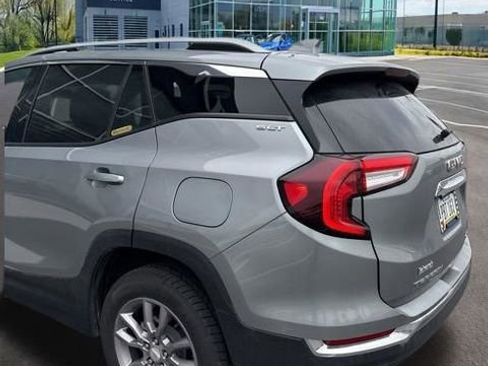 Used 2023 GMC Terrain SLT AWD/4WD image 9