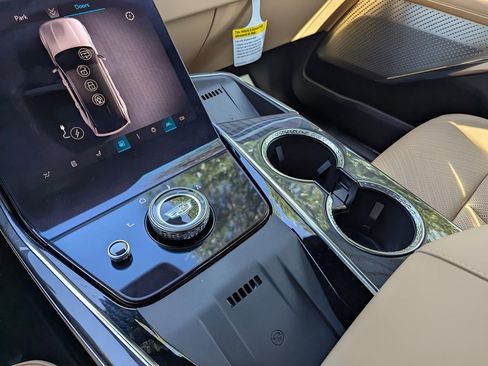 New 2025 Cadillac Escalade IQ Luxury 2 AWD/4WD image 11
