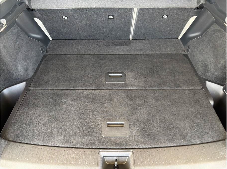 Used 2023 Nissan Ariya FWD image 12
