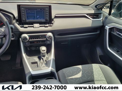 Used 2021 Toyota RAV4 XLE w/ Convenience Package FWD image 21