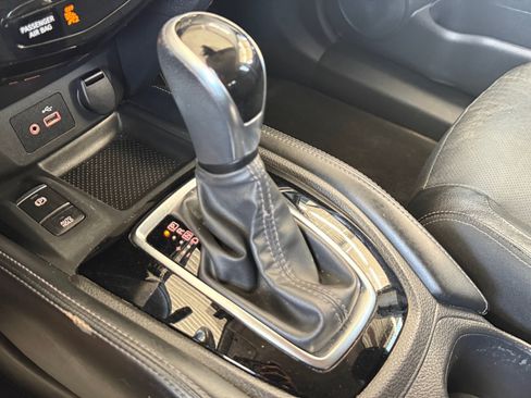 Used 2020 Nissan Rogue SL FWD image 23