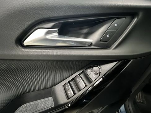 Certified 2026 Chevrolet Equinox RS AWD/4WD image 24